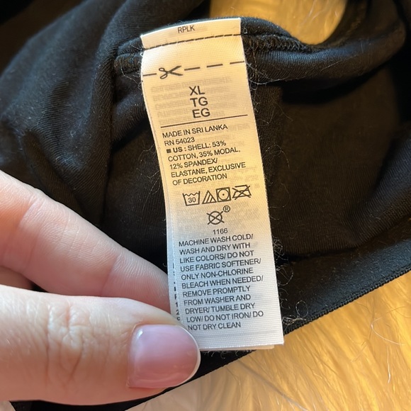 Old Navy Sports Bra - Picture 4 of 4